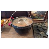 LODGE #10 CAT IRON DUTCH OVEN