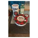 SMALL GROUP OF COLLECTIBLE ITEMS