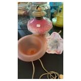 OIL LAMP & 2PC OF GLASS