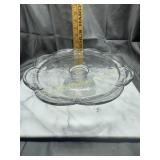 Clear cake stand
