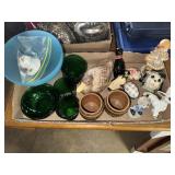 Vintage shakers, glass and knick knacks