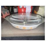 Pyrex town and country divided dish with lid