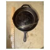Lodge cast iron skillet