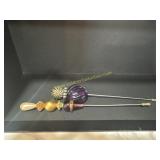 2 hat/scarf pins