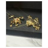 2 frog brooches