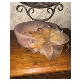Vintage ladies felt pillbox hat with feathers and