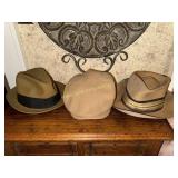 Vintage menï¿½s hats