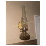 Oil lamp with reflector mount