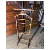 Gentlemanï¿½s butler stand