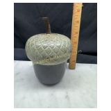 Metal acorn candle pot