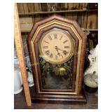 Vintage mantle clock
