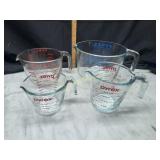 4 pyrex measuring cups