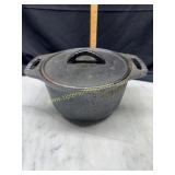 Cast iron small pot with lid