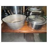 Club roasting pan and stainless stockpot with lid