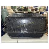 Black enamel ware roasting pan