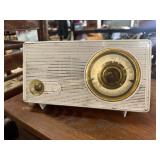 vintage 1960s MCM RCA Victor AM radio
