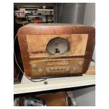1940s table top radio