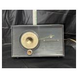 Midcentury General Electric AM radio