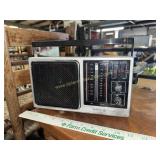 Vintage General Electric am/fm portable radio