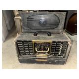 Vintage 1940s zenith trans-oceanic shortwave