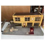 1940s Keystone Service center playset toy