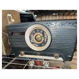 1950s Truetone gunmetal table top tube am radio