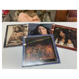 4 Emmylou Harris vinyl albums