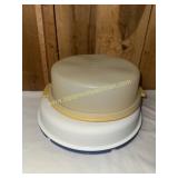 Tupperware pie carrier and veggie dip