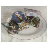 Vintage platter, group of jewelry, childï¿½s