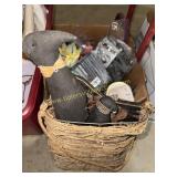 Decorative ravens and flower pots