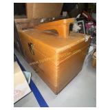 Shoe shine box