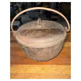 Very unusual No 7 eccentric pot cast iron with