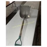 Aluminum scoop Green handle