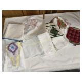Group of mostly kitchen vintage linens
