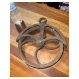 Metal well pulley