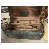 Primitive carpenterï¿½s tool box no bottom board