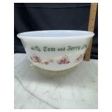 Vintage tom & Jerry Christmas milk glass