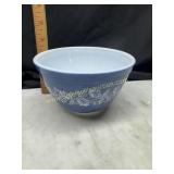 Small Pyrex colonial mist bowl