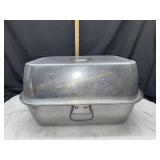 Aluminum roasting pan