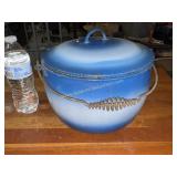 Blue and white graniteware with lid
