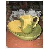 Shawnee corn creamer and bowl