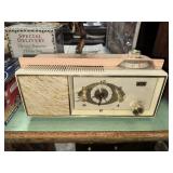 Vintage mid century pink Arvin 550R7 tube clock