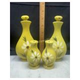 Adorable vintage Japan yellow daisy oil & vinegar