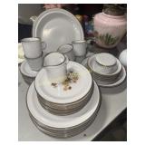 Nikko Japan stoneware dinner ware 39pcs