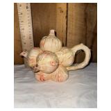 Garlic bulbs teapot