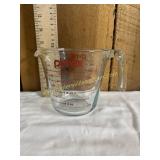 Pyrex 2cup measuring cup