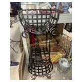 Metal tower plant stand