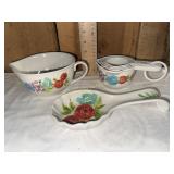 Pioneer woman melamine measuring cup, spoon rest