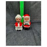 Santa and Mrs clause salt and pepper shakers