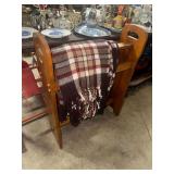 Quilt rack and blanket